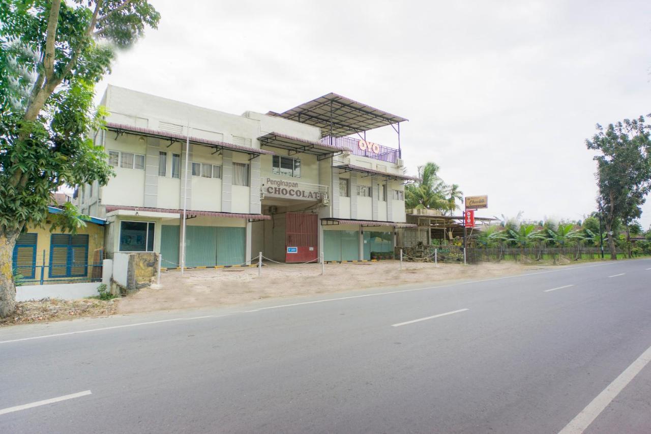 โอโย 2598 โฮเต็ล ช็อคโกแล็ต Hotel Langsa ภายนอก รูปภาพ